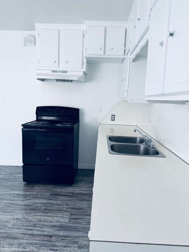 Foto del edificio - 636 NE 34th St