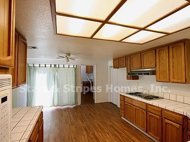Building Photo - 1827 Woodacre Way