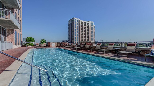 Museum Tower Apartments Houston Tx Heated Lap Pool On The 6th Floor Museum Tower