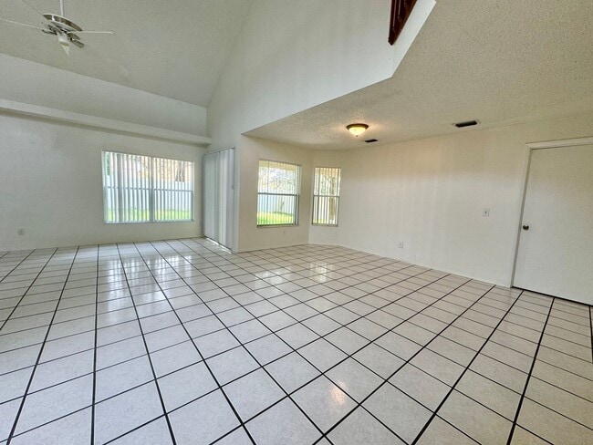 Foto del edificio - Spacious Home