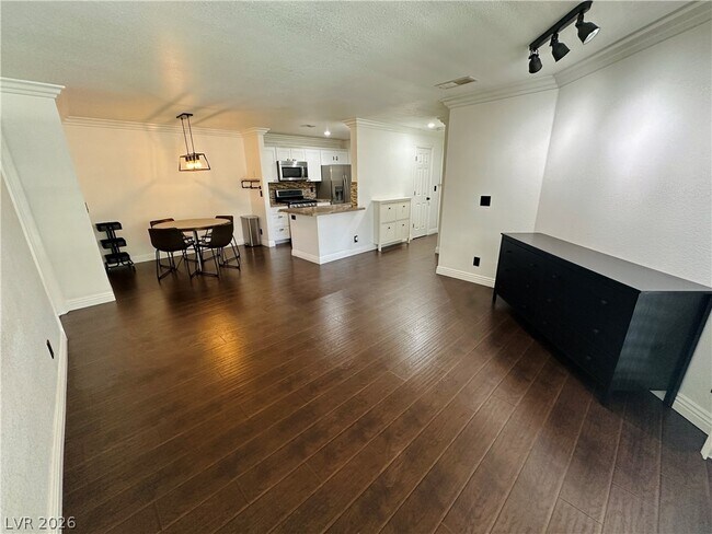 Foto del edificio - 2200 S Fort Apache Rd