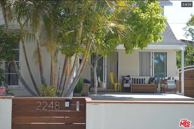 Foto del edificio - 2248 Greenfield Ave