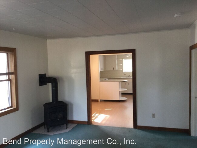 Foto del edificio - 2 br, 1 bath House - 11 NW McKay Ave.