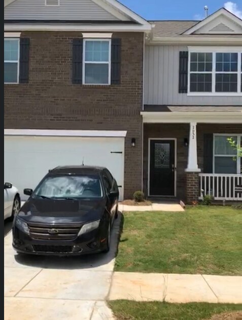 Primary Photo - 2032 Highland Knoll Dr