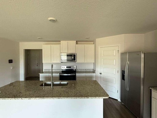 Building Photo - 5509 Silverbell Dr