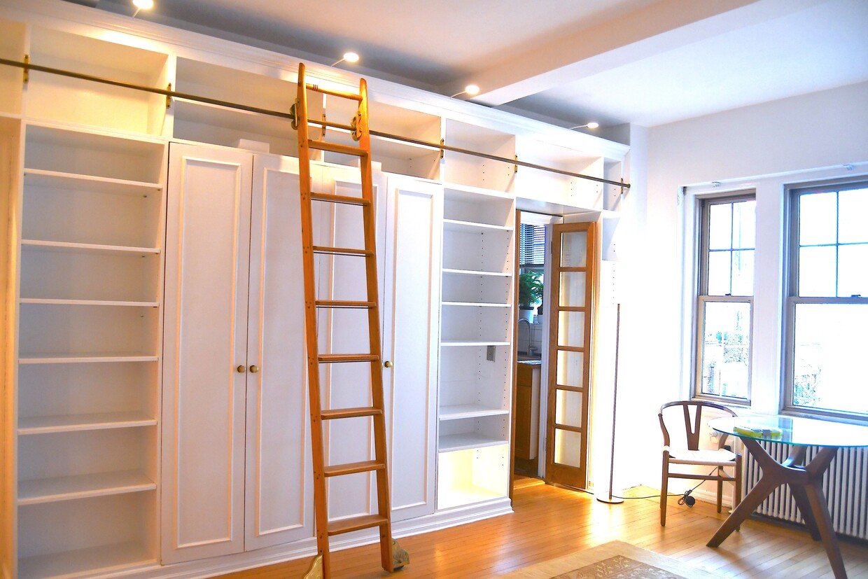 Foto principal - 299 W 12th St