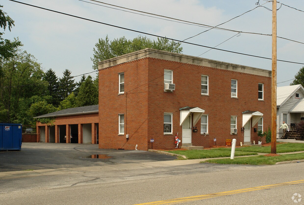 Primary Photo - 24-26 N Four Mile Run Rd