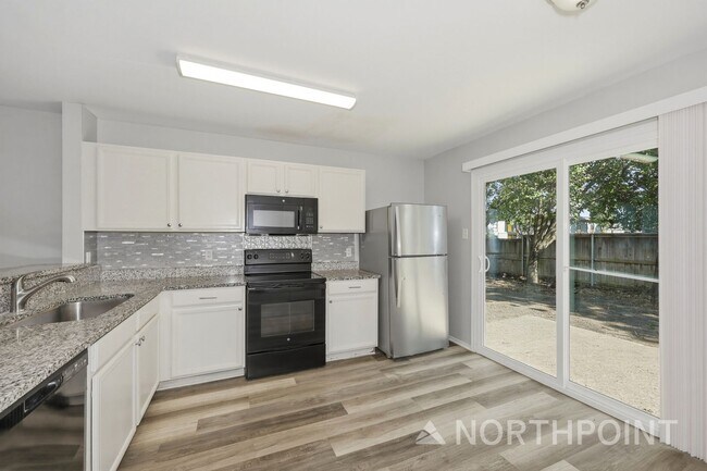 Foto del edificio - 4BR/2BA | Newly Renovated Single Family Home | 1-Car Garage Parking | In Dallas!