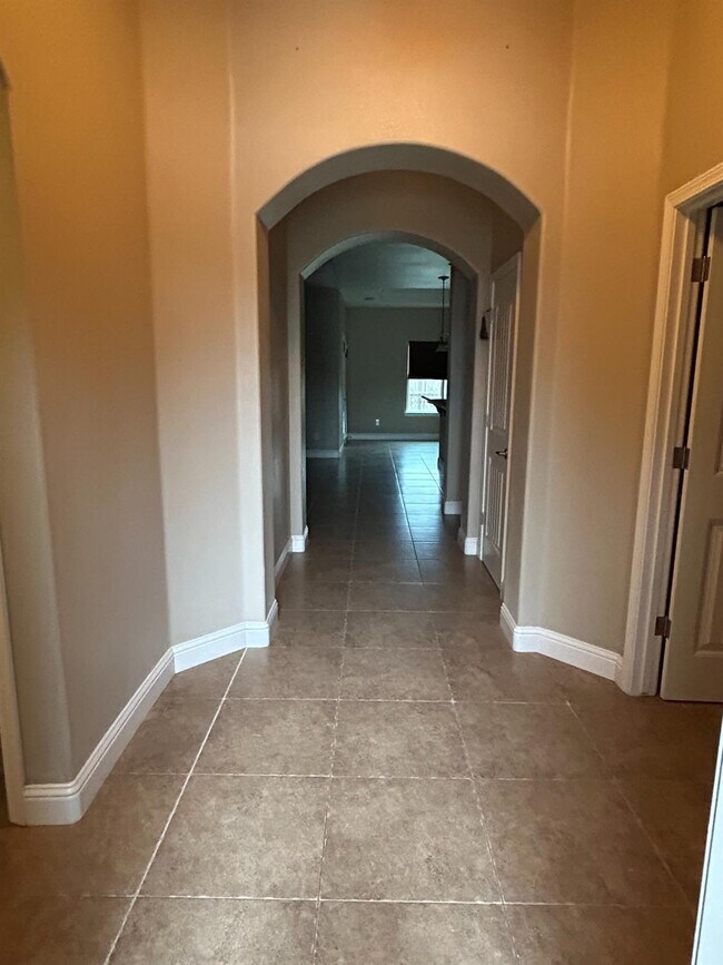 Foto del edificio - 2656 Cherry Tree Dr