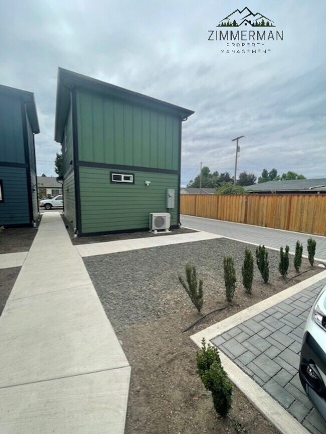 Foto del edificio - Modern 2 Bedroom Home in the Heart of Springfield!
