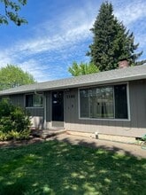 Building Photo - 1010 Satre St