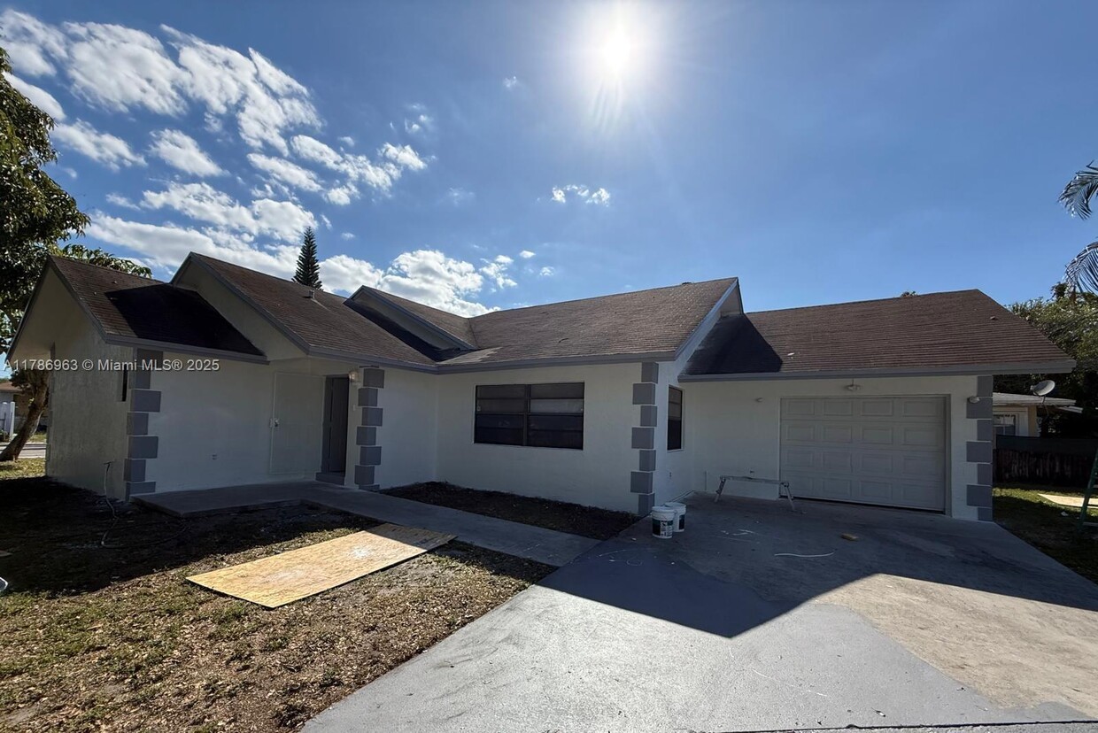 Foto principal - 2817 NW 8th St
