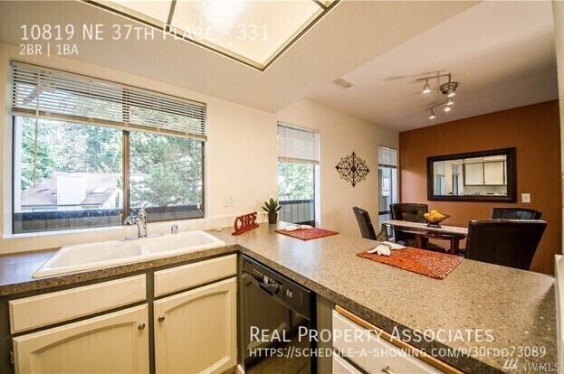 Foto del edificio - 10819 NE 37th Pl