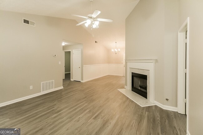 Building Photo - 140 Highland Ave