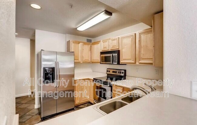 Building Photo - 5201 S Fox St