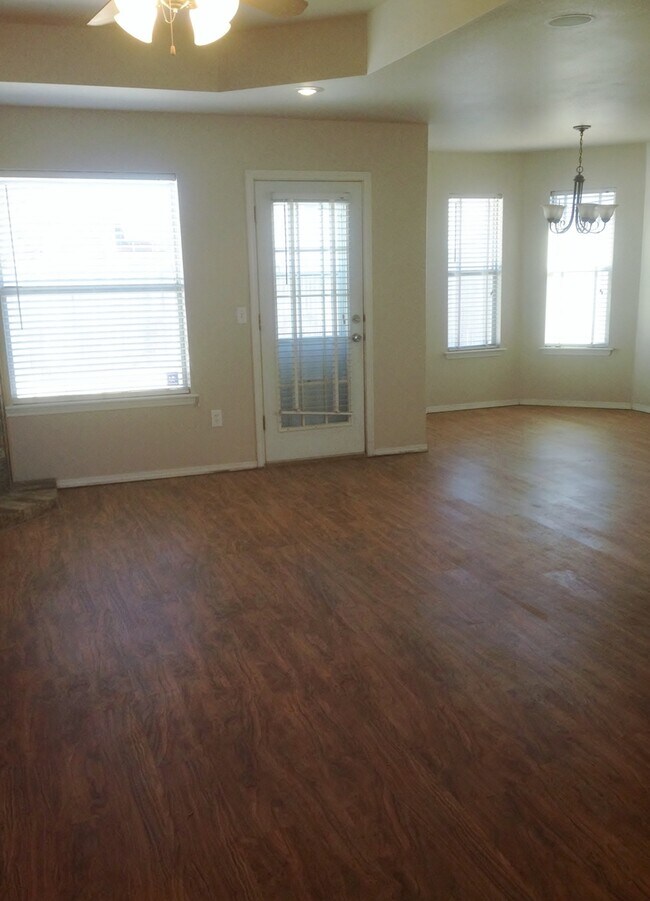 Foto del edificio - 6203 S Leigh St