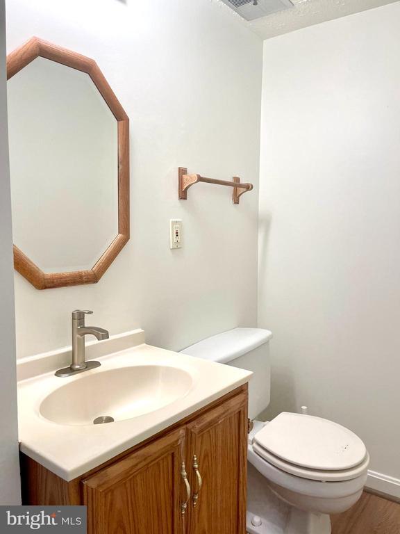Building Photo - 11165 Captain's Walk Ct