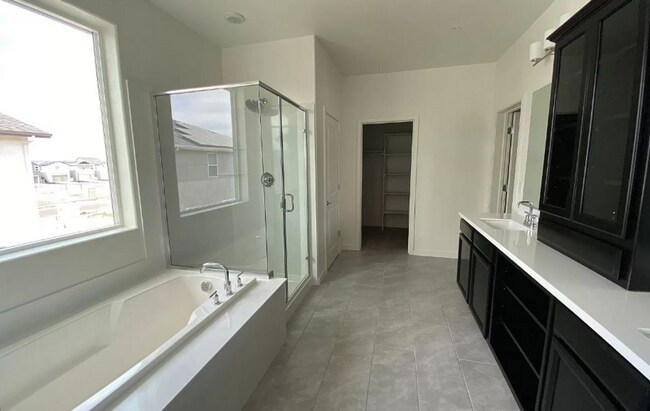 Foto del edificio - Lovely Natomas Home for Rent - Coming Soon July 1!