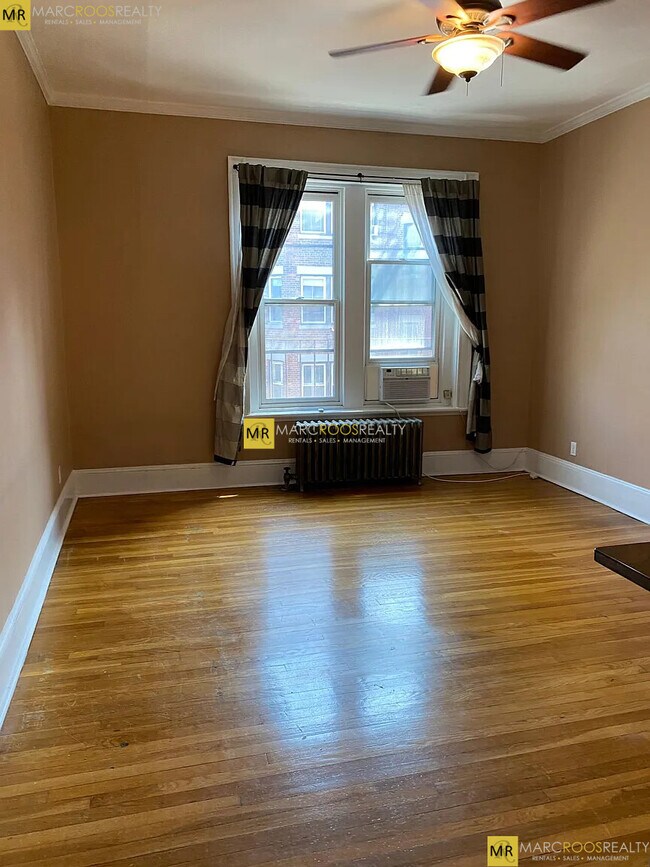Building Photo - 400 Marlborough St