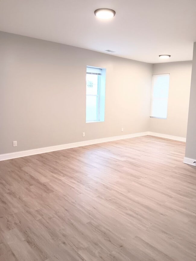 Building Photo - 3721 Main St