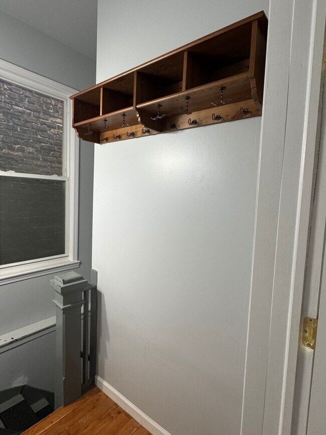 Foto del edificio - 1006 S Oakley Blvd