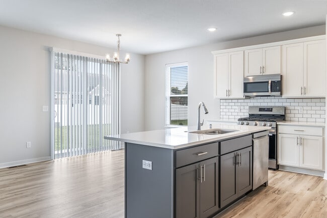 Building Photo - 993 Cascade Cir