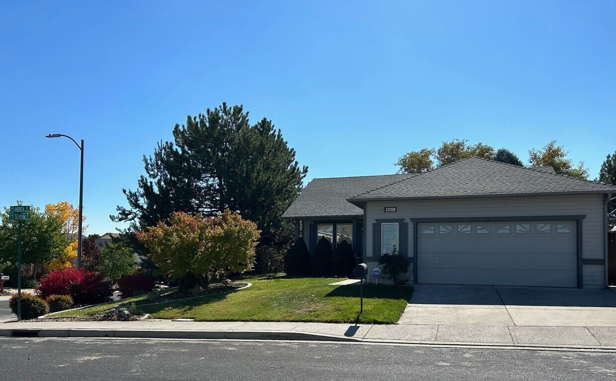 Primary Photo - Northwest home in quiet neighborhood