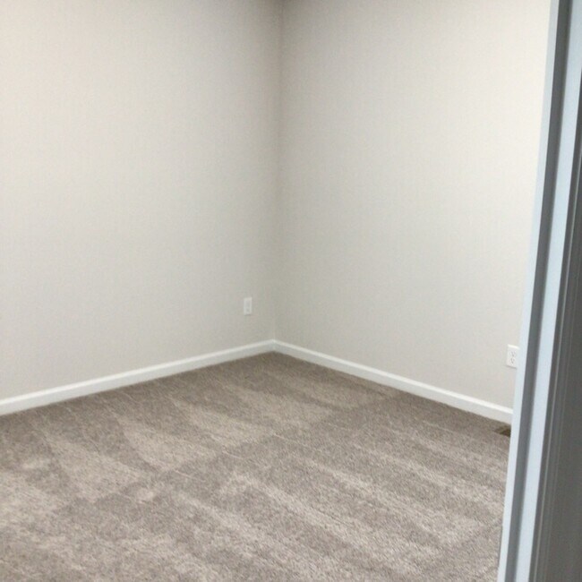 Foto del edificio - 605 Hampton Dr