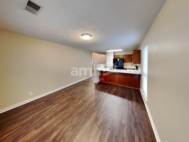 Building Photo - 1212 Wembley Dr