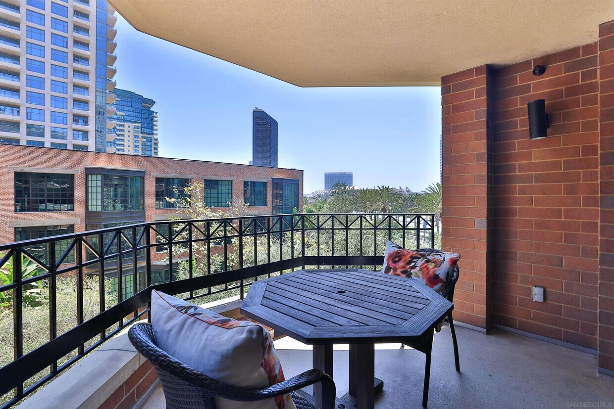 Foto principal - 500 W Harbor Dr