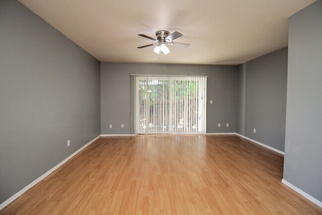 Foto del edificio - 3548-3548 NE 102nd Ave