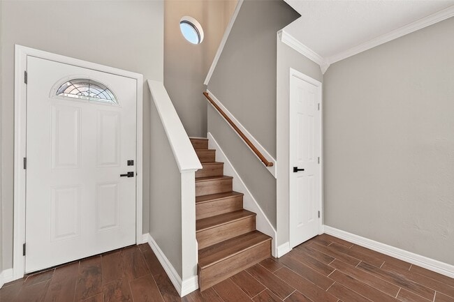 Foto del edificio - 1720 Old Creek Dr