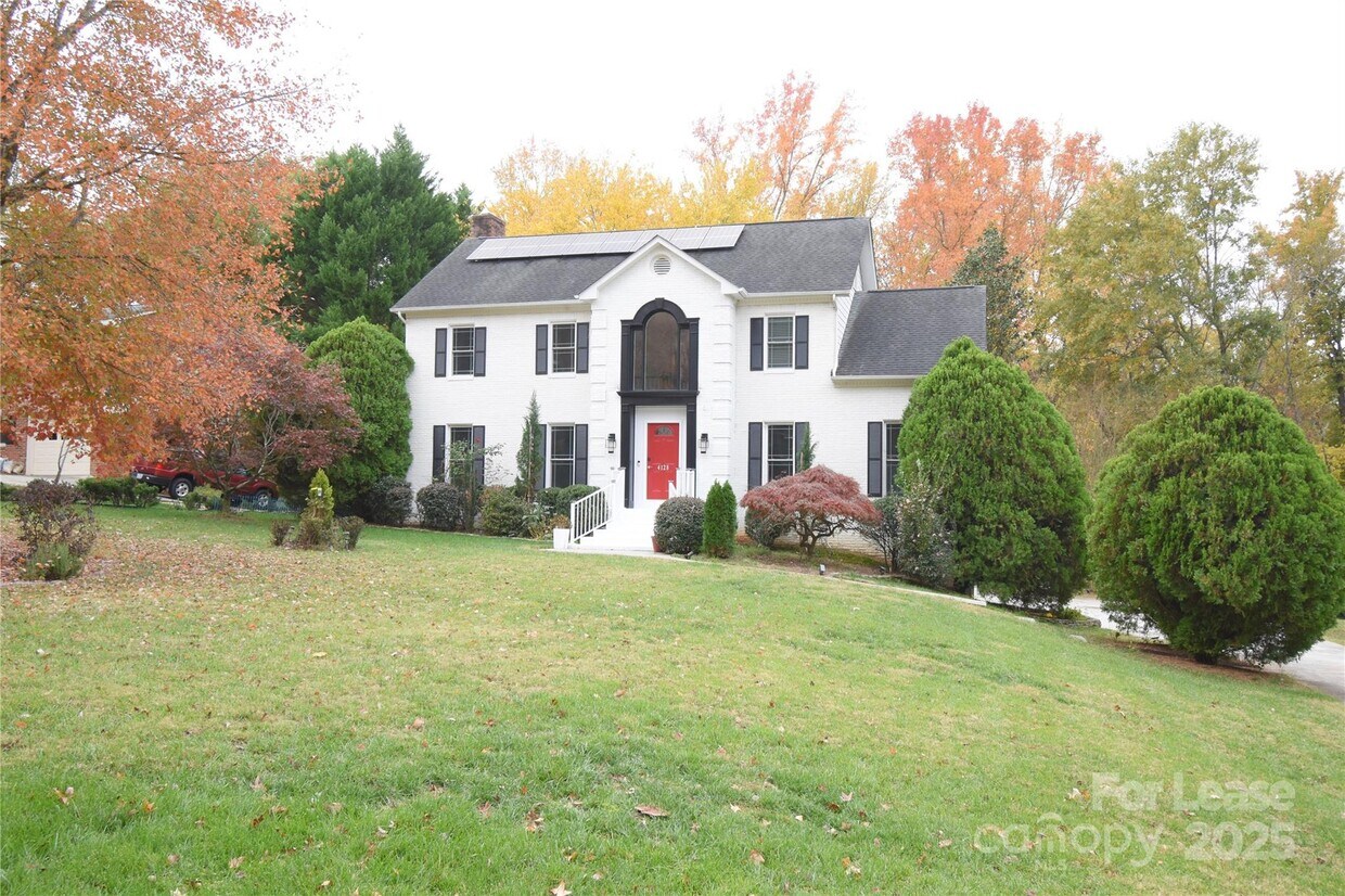 Foto principal - 4128 Carmel Forest Dr