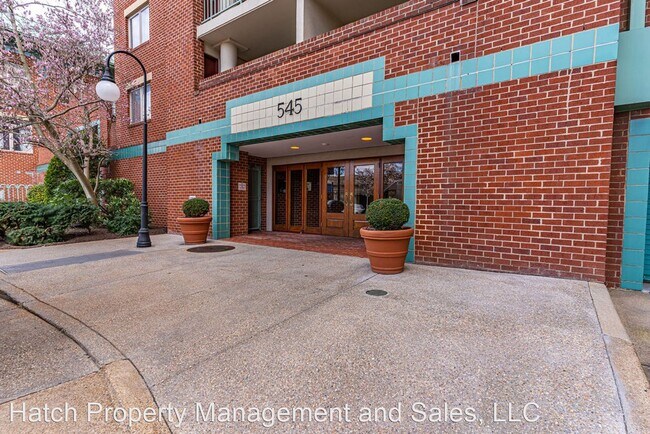 Foto del edificio - 2 br, 1.5 bath House - 545 E Braddock Rd U...