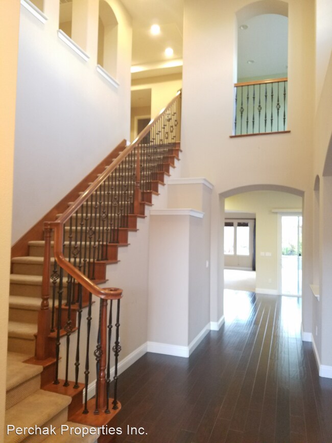 Foto del edificio - 5 br, 4.5 bath House - 2542 Montreux St.