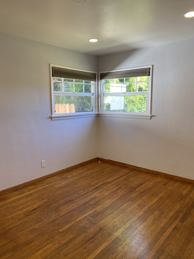 2nd bedroom - 12444 Hammack St