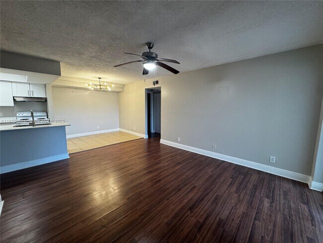 Foto del edificio - 5612 Rock Island Rd