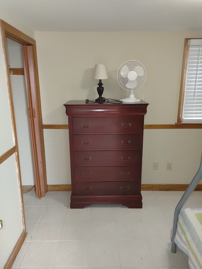 Dormitorio #2 - 8 Highland Ave