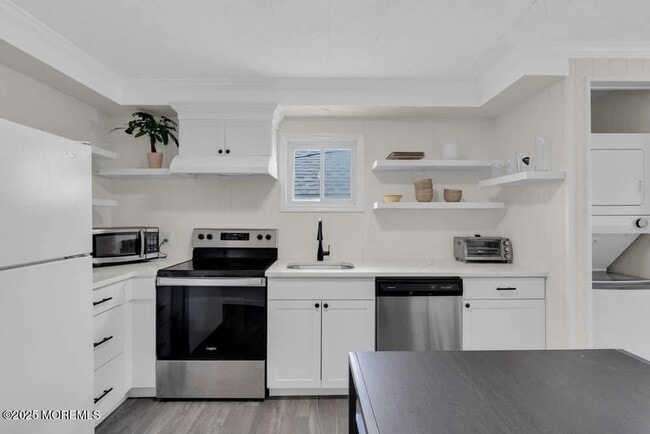 Building Photo - 116 1st Ave