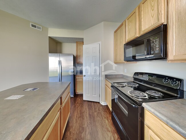 Building Photo - 1261 Daisy Court