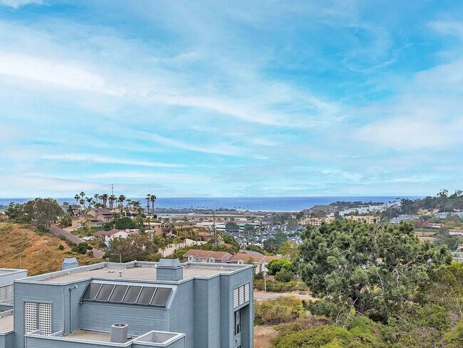 Foto del edificio - 3 Bedroom Townhome in Del Mar