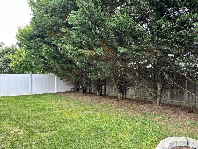 Foto del edificio - 5926 Gray Gables Dr