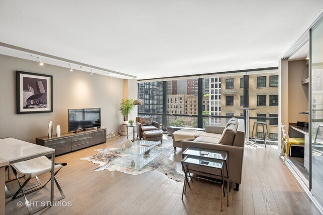 Foto del edificio - 900 N Lake Shore Dr