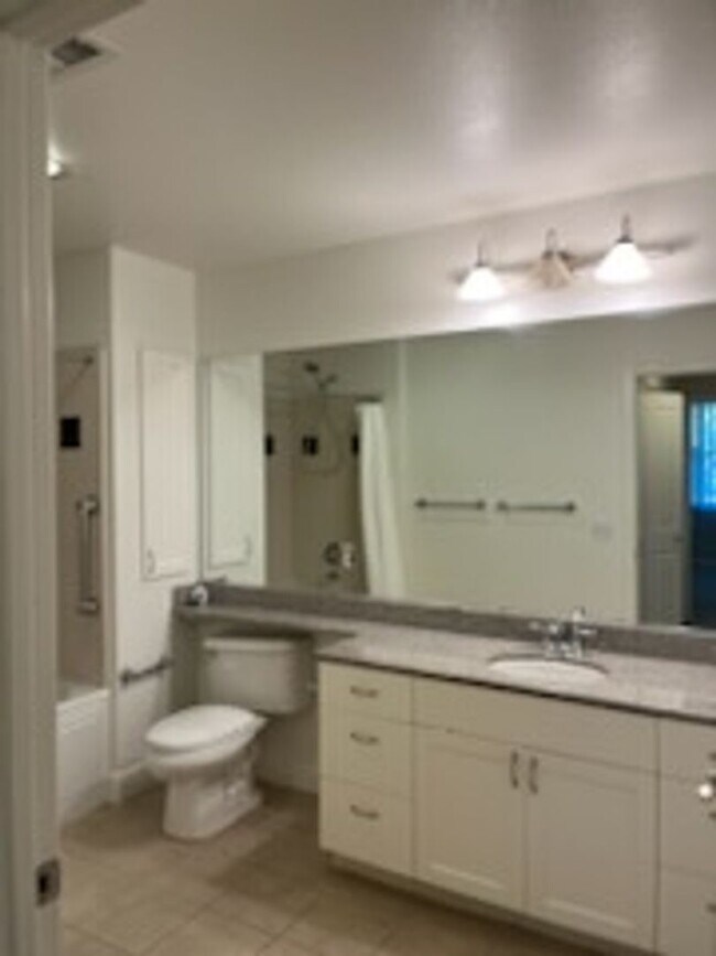 Foto del edificio - Epic REA - Great 1 BR/1 BA Condo w/Parking...