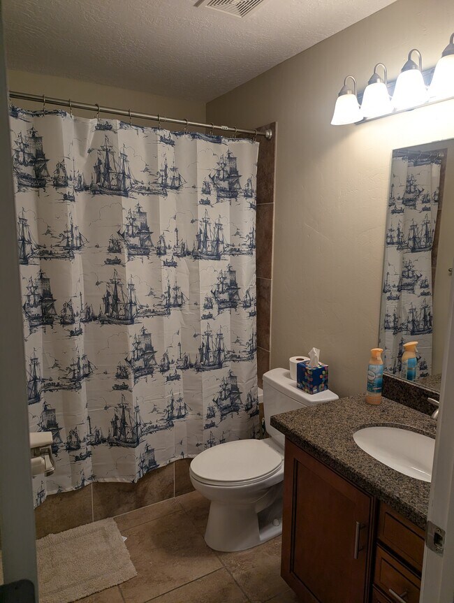 Foto del edificio - 1235 E Wolf Hollow Ln