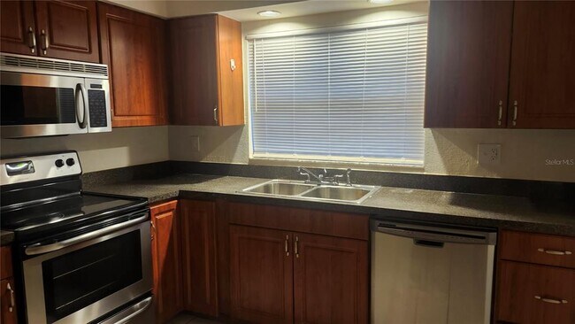 Foto del edificio - 11710 Wesson Cir W