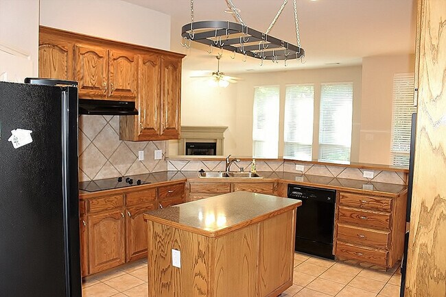 Building Photo - Delightful 4/2/2 in Mansfield ISD For Rent!