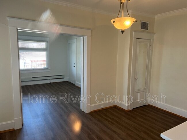 Foto del edificio - 358 N Main St