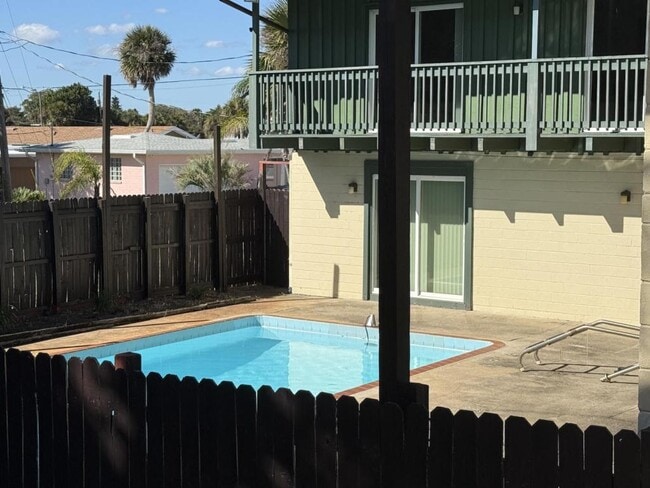 Building Photo - 1153 Belaire Dr