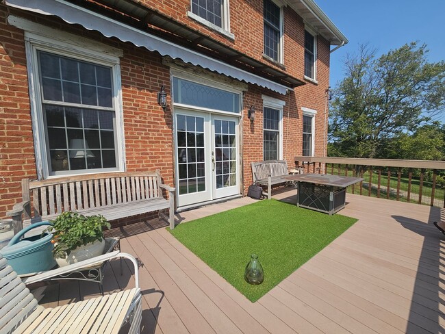 Building Photo - Amazing Farm Property!